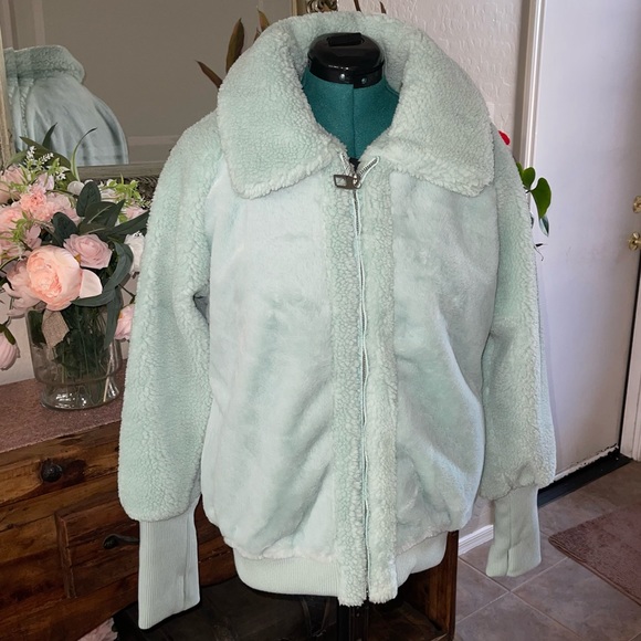 CYN & LUCA Raglan Sleeve Faux Sherpa Bomber Jacket in Mint NWT - Picture 2 of 12